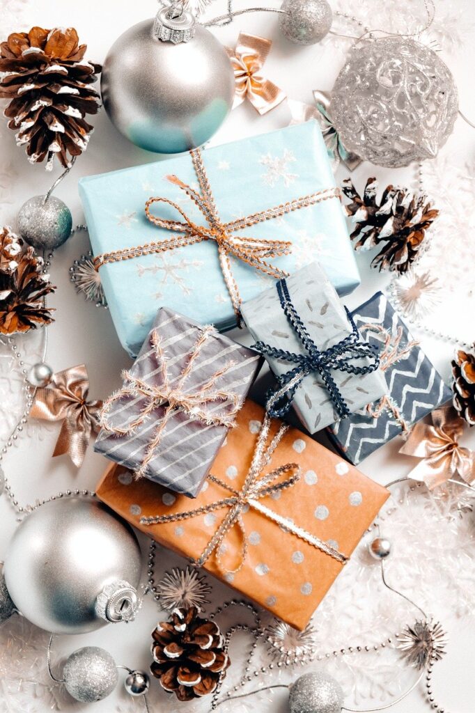 gifts, christmas, christmas decorations-5815004.jpg