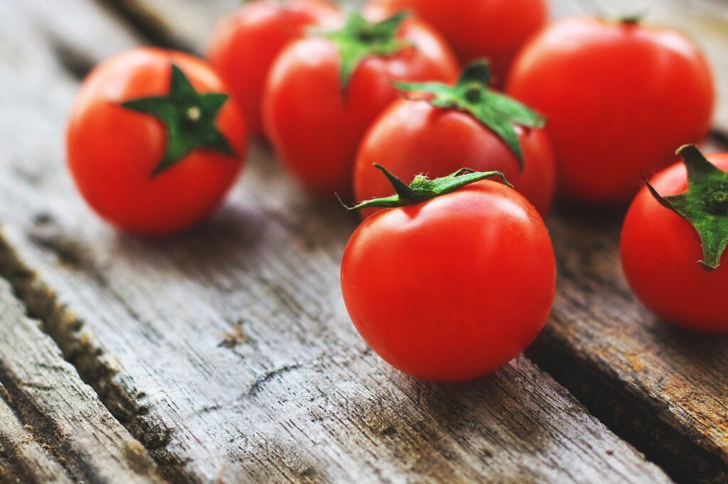 tomatoes, fresh, food-4238247.jpg